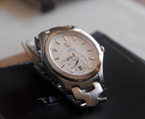 豪爽川表友 一萬多豪雅腕表被劃傷，寬容化解銷售風(fēng)波