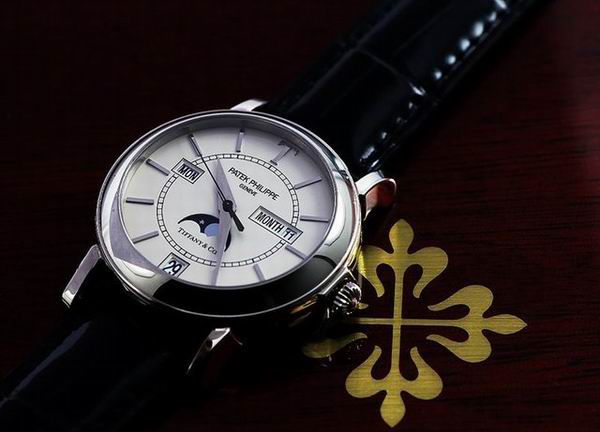 “表王”四面楚歌？天價聯(lián)名腕表背后，百達(dá)翡麗的時代焦慮